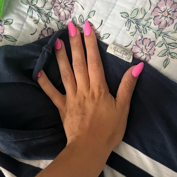 Brandy Melville Og Tee - Picture 3 of 3